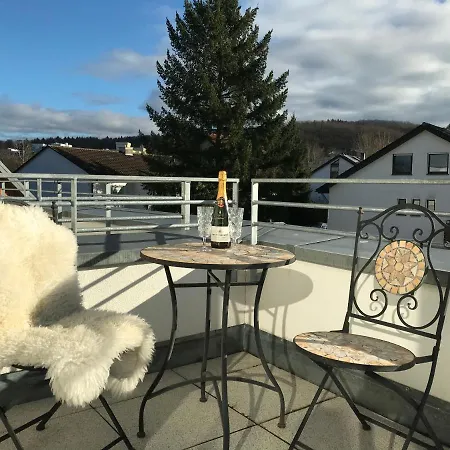 Attika In Freiburg -gundelfingen Mit Grosser Dachterrasse Apartamento