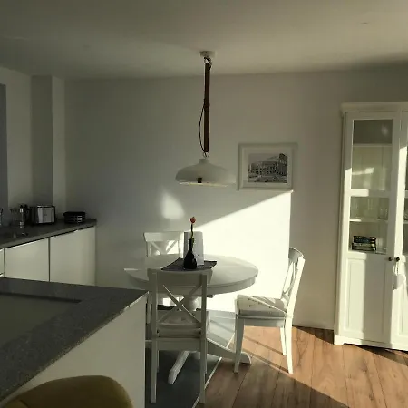 Apartment Attika In Freiburg -gundelfingen Mit Grosser Dachterrasse