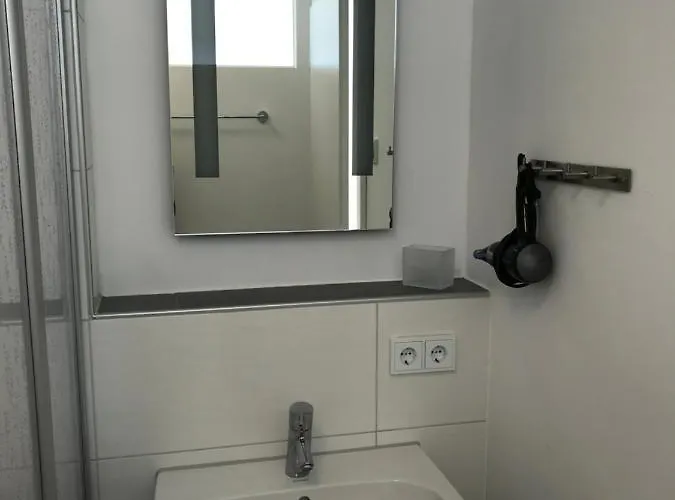 Attika In Freiburg -gundelfingen Mit Grosser Dachterrasse *